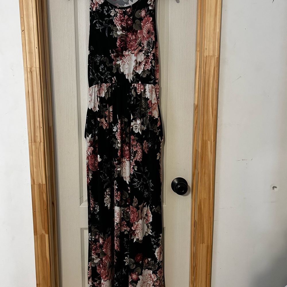 Floral Sleeveless Maxi Dress